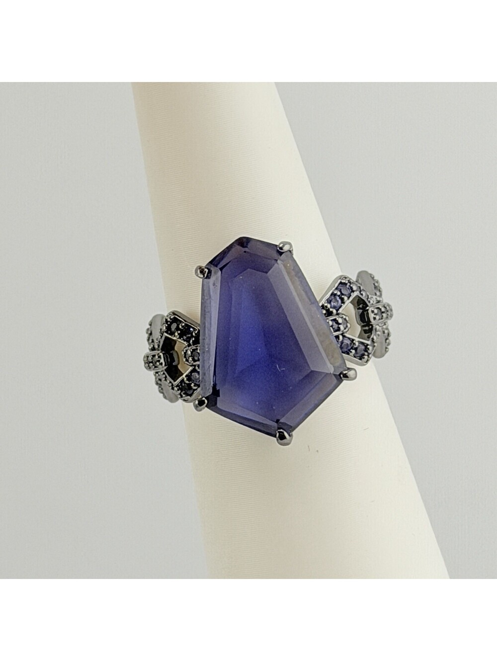 Bomb Party Sirens Ring Sz 8 “Deep Waters, Dark Hearts” Tanzanite on Hematite